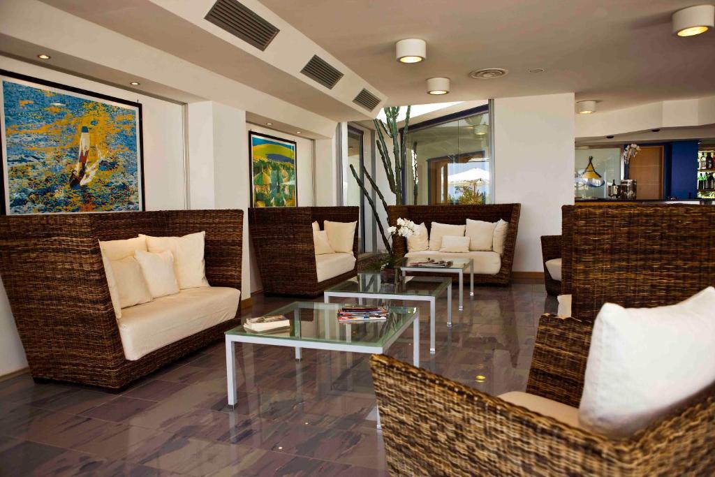 African Beach Hotel-Residence 曼弗雷多尼亚 外观 照片