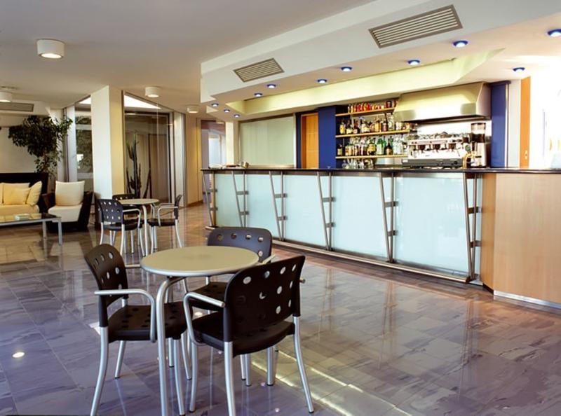 African Beach Hotel-Residence 曼弗雷多尼亚 外观 照片