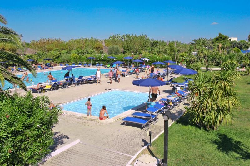 African Beach Hotel-Residence 曼弗雷多尼亚 外观 照片