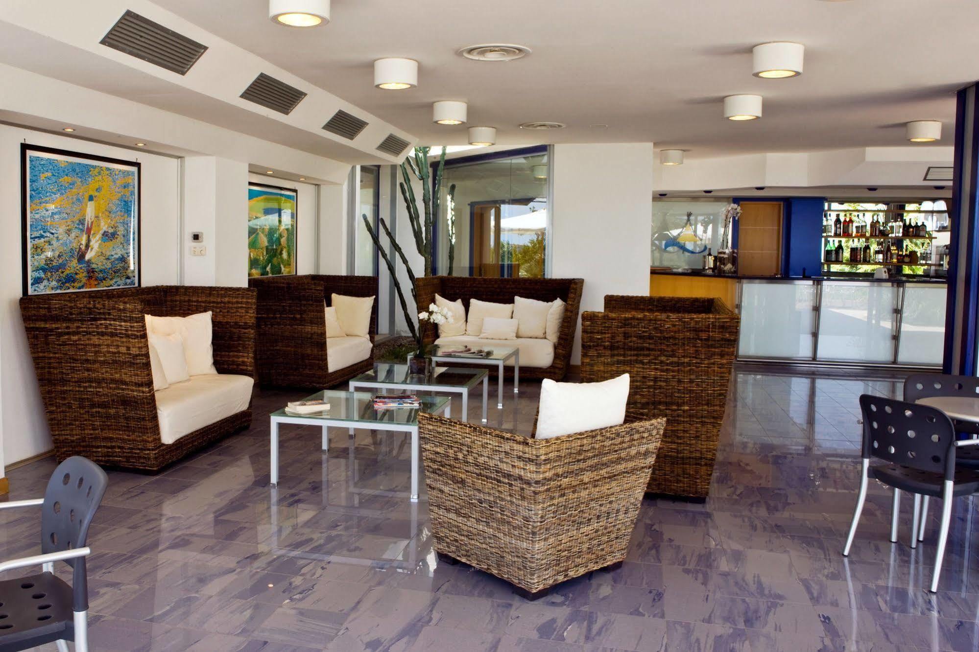 African Beach Hotel-Residence 曼弗雷多尼亚 外观 照片