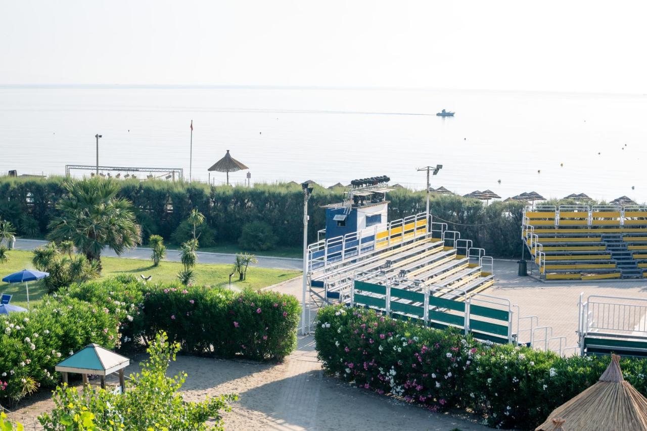 African Beach Hotel-Residence 曼弗雷多尼亚 外观 照片