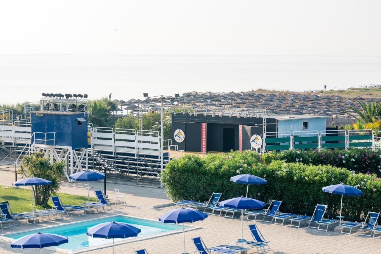 African Beach Hotel-Residence 曼弗雷多尼亚 外观 照片