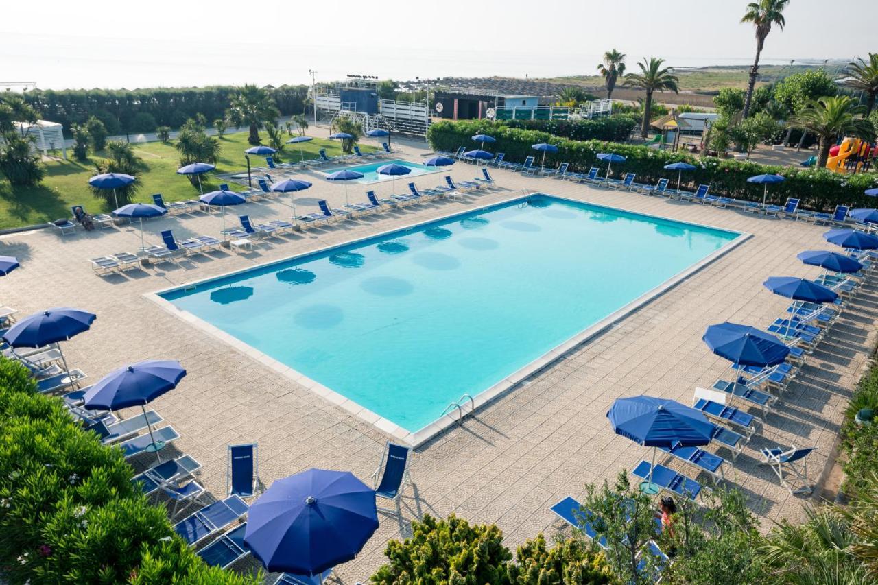 African Beach Hotel-Residence 曼弗雷多尼亚 外观 照片